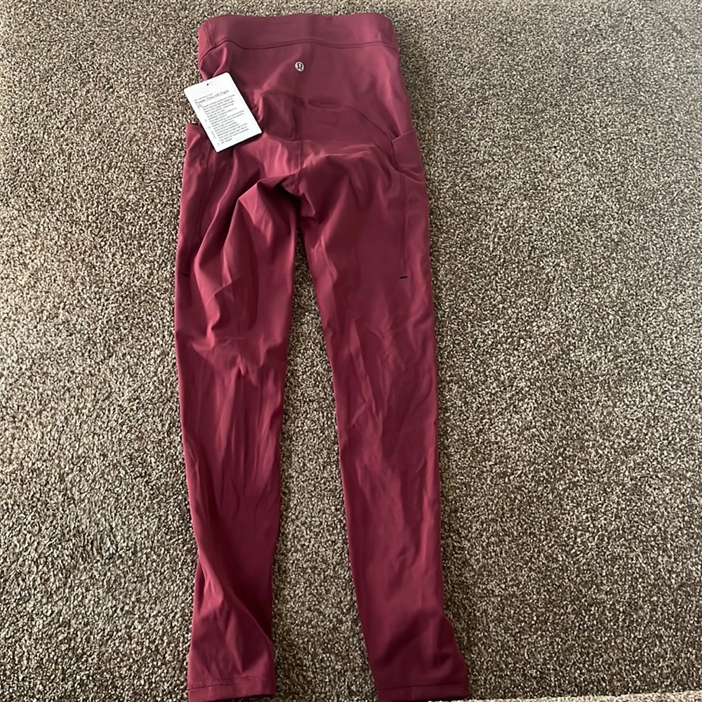 Lululemon size 2 maroon 25 inch leggings